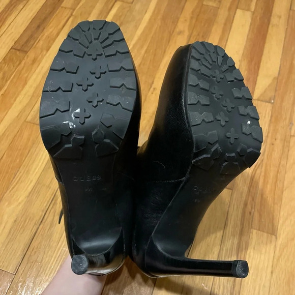 Guess IVORIE Black Leather Faux Fur Trim Booties Women’s Size 9 - Picture 13 of 16